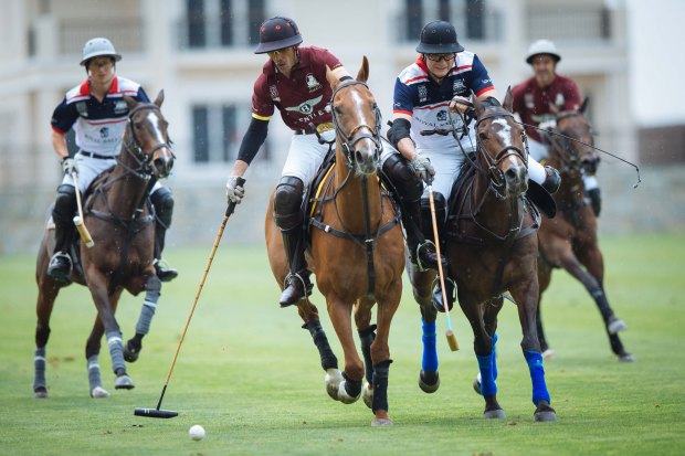 Mohammed Al Habtoor leading his  Bentley Habtoor team to victory at BPD Dubai- Sam Churchill-15.jpeg