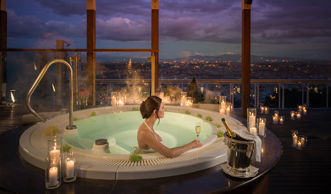 Jacuzzi_Penthouse Suite
